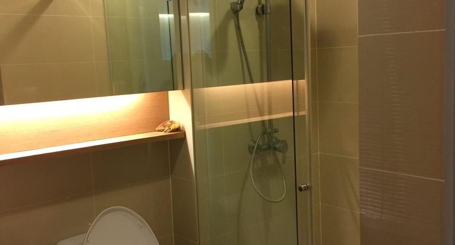 Condo en venta y en alquiler de estudio en Watthana, Bangkok