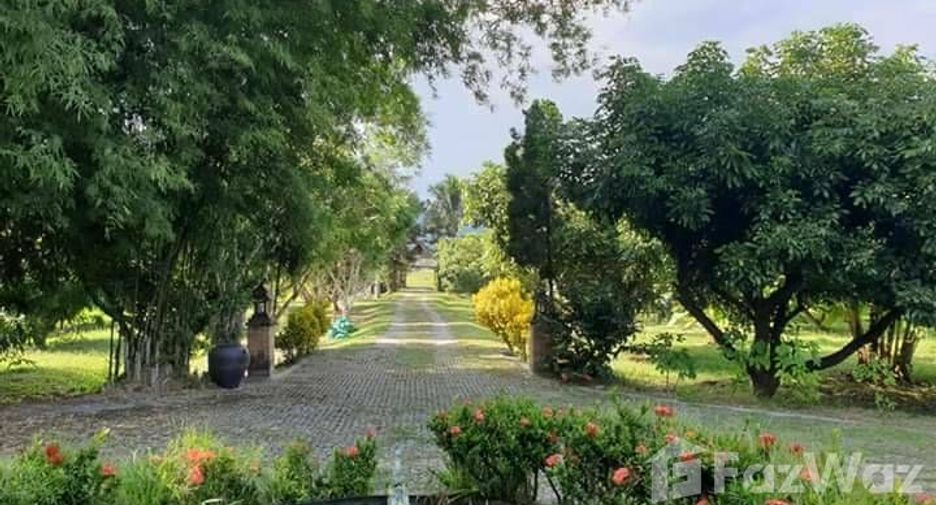 Casa en venta de 9 habitaciones en San Kamphaeng, Chiang Mai