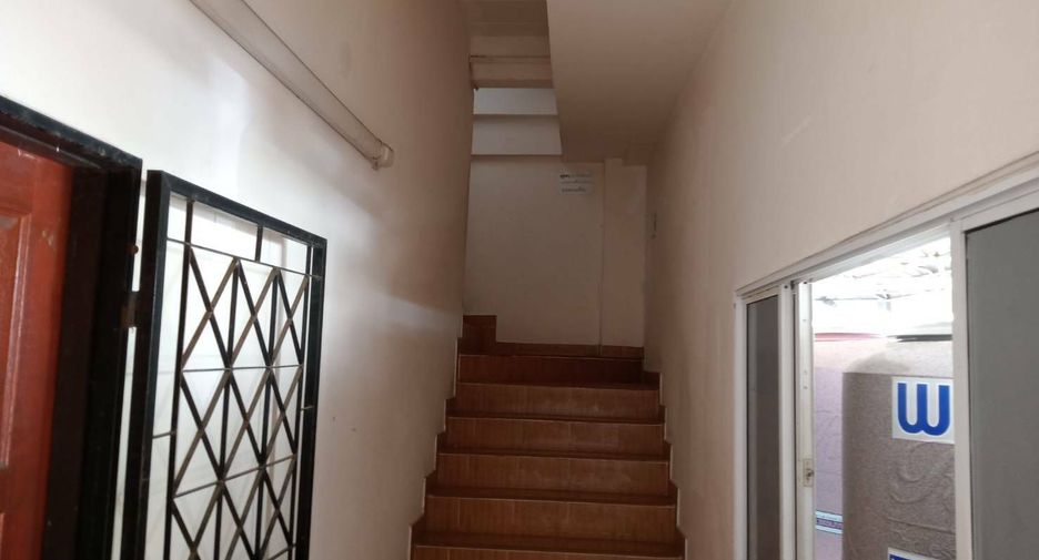 Casa adosada en venta de 13 habitaciones en Bang Lamung, Chonburi