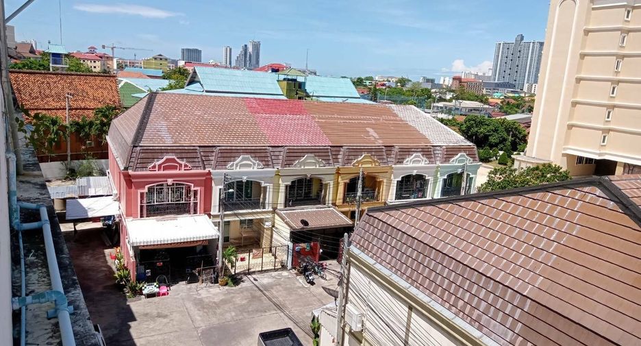 Casa adosada en venta de 13 habitaciones en Bang Lamung, Chonburi