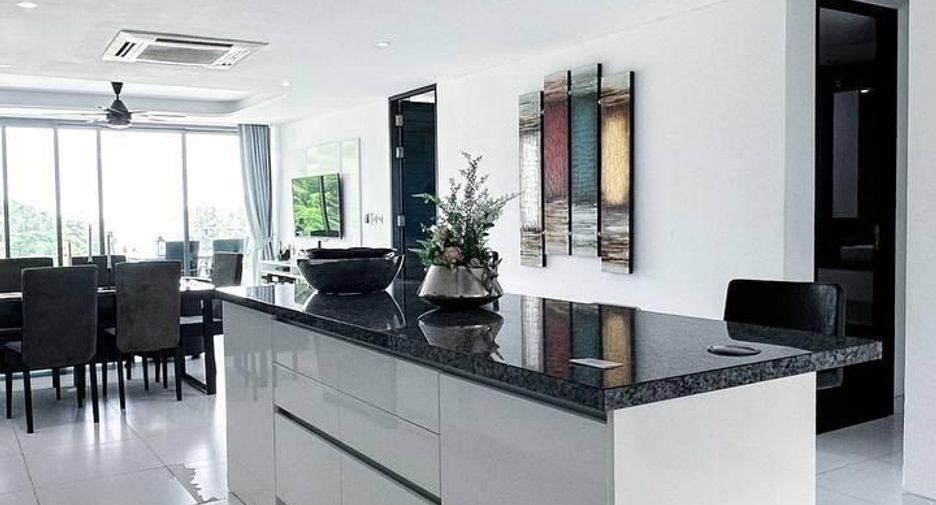 For sale 3 bedrooms condo in Kathu, Phuket