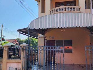 For sale 2 ベッドルーム townhouse in Nakhon Chai Si, Nakhon Pathom