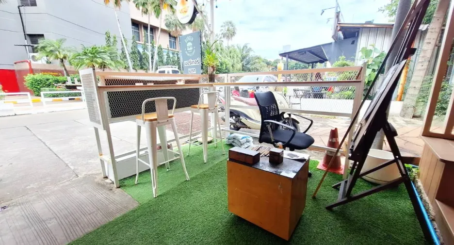 For sale 2 ベッドルーム retail Space in Mueang Khon Kaen, Khon Kaen