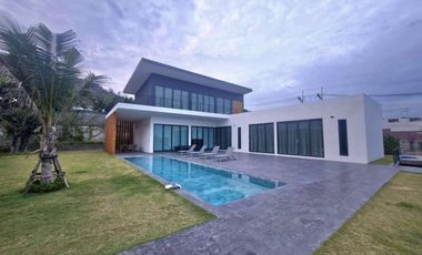 For sale 5 bedrooms villa in Hua Hin, Prachuap Khiri Khan