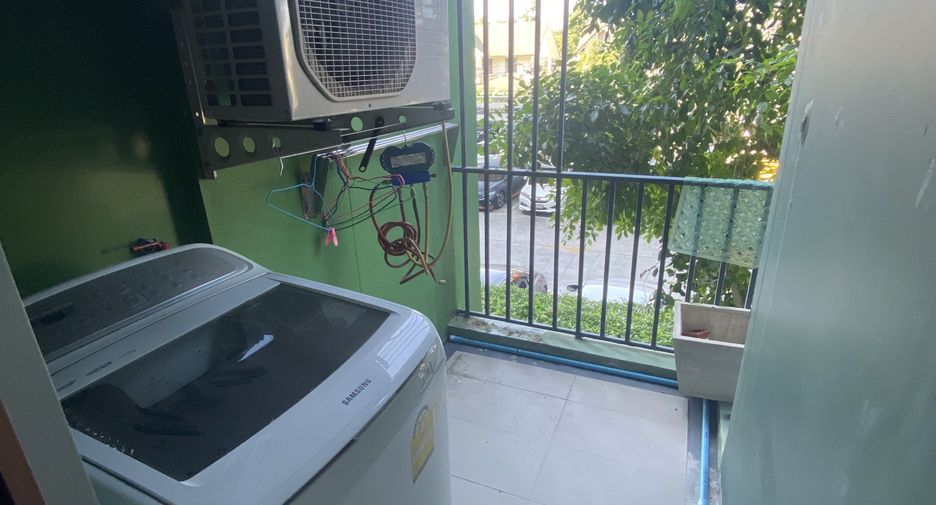 For sale 1 bed condo in Khan Na Yao, Bangkok