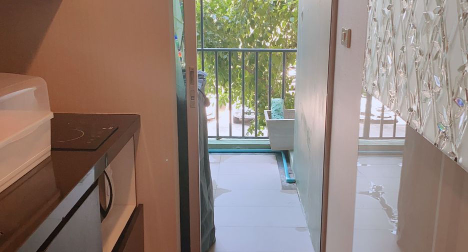 For sale 1 bed condo in Khan Na Yao, Bangkok