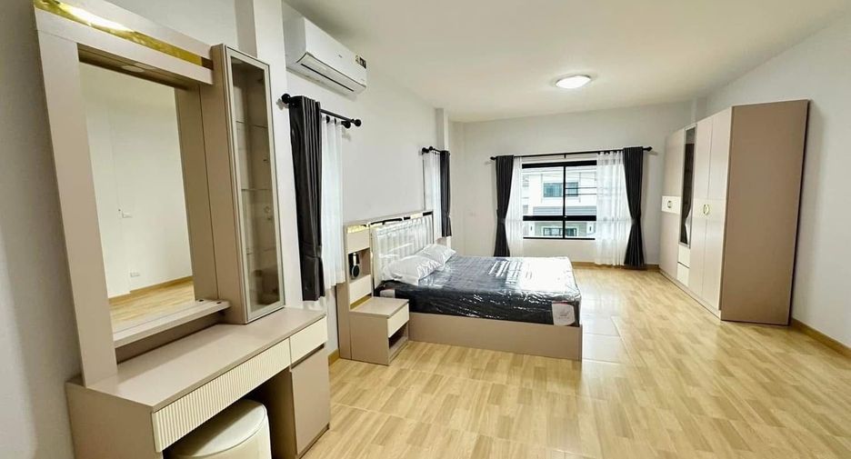 For rent 3 bedrooms house in Mueang Chiang Mai, Chiang Mai