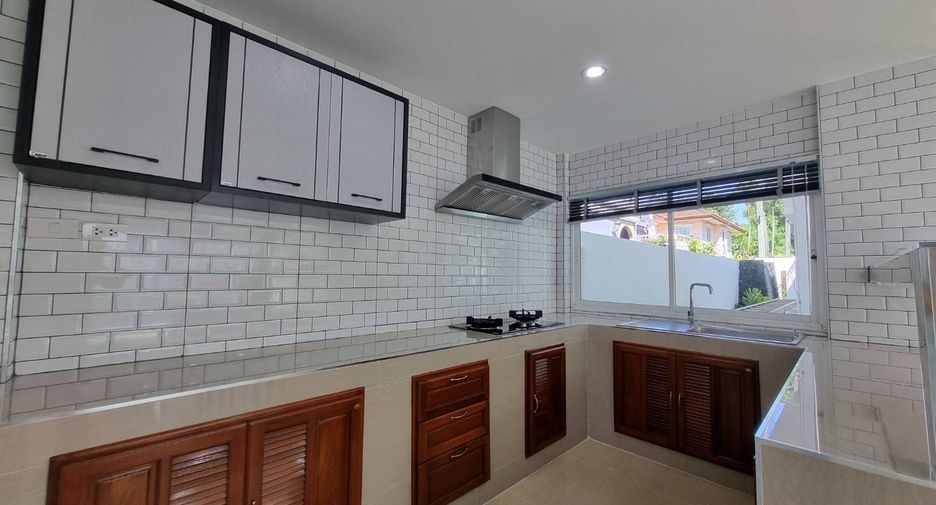 For rent 3 bedrooms villa in Mueang Phuket, Phuket