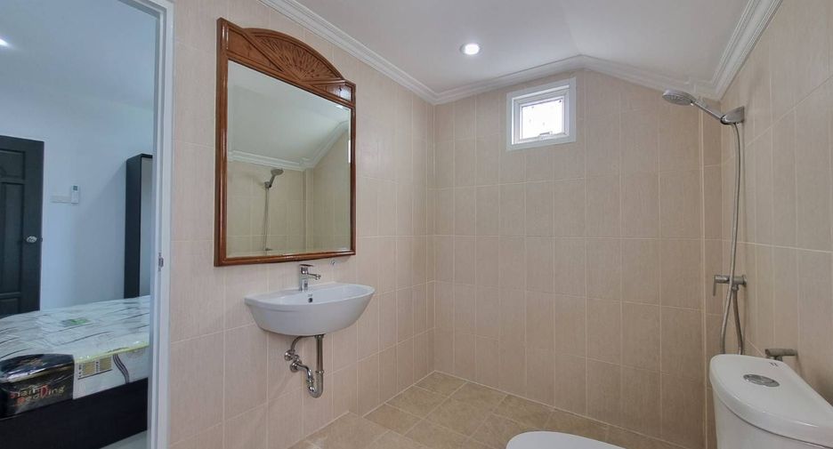 For rent 3 bedrooms villa in Mueang Phuket, Phuket
