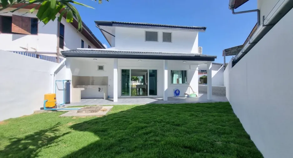 For rent 3 bedrooms villa in Mueang Phuket, Phuket