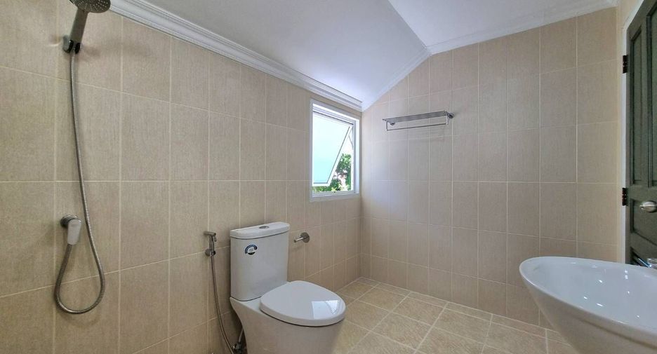 For rent 3 bedrooms villa in Mueang Phuket, Phuket