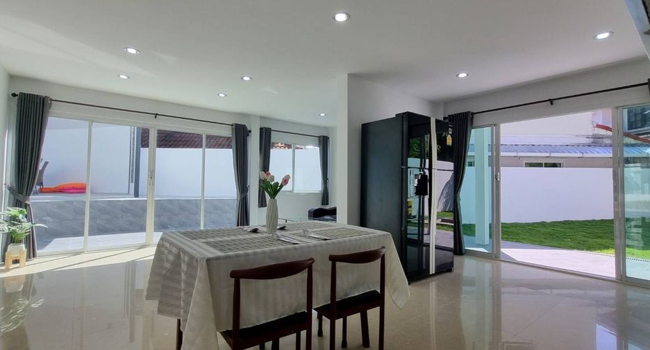 For rent 3 bedrooms villa in Mueang Phuket, Phuket