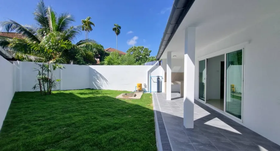 For rent 3 bedrooms villa in Mueang Phuket, Phuket