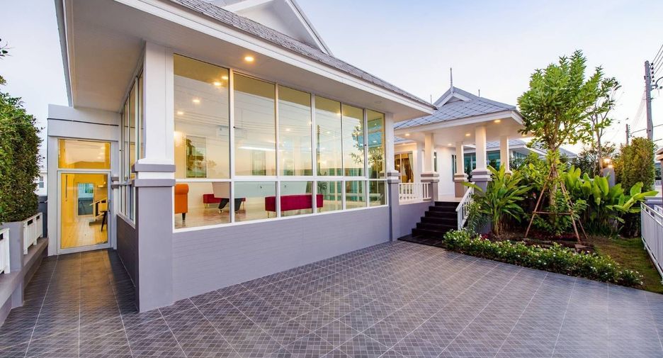 For rent 4 bedrooms villa in Hua Hin, Prachuap Khiri Khan