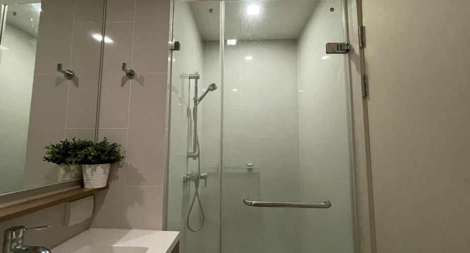 For sale 1 bed condo in Wang Thonglang, Bangkok