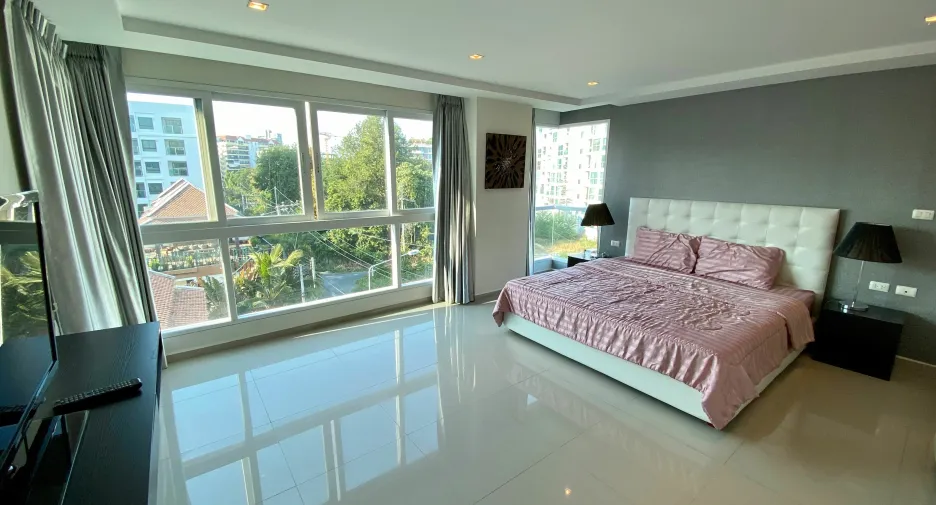 For rent 2 bedrooms condo in Bang Lamung, Chonburi