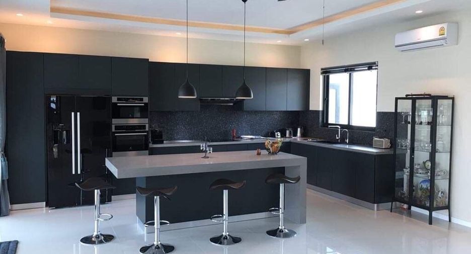 Villa en venta de 6 habitaciones en Cha Am, Phetchaburi