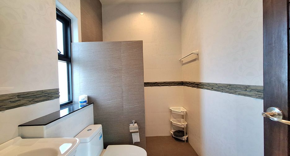 For rent 3 bedrooms villa in Hua Hin, Prachuap Khiri Khan