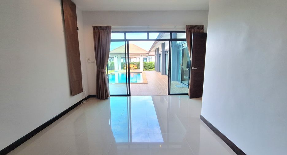 For rent 3 bedrooms villa in Hua Hin, Prachuap Khiri Khan