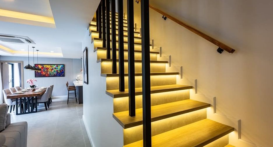 Villa en alquiler de 3 habitaciones en Bang Lamung, Chonburi