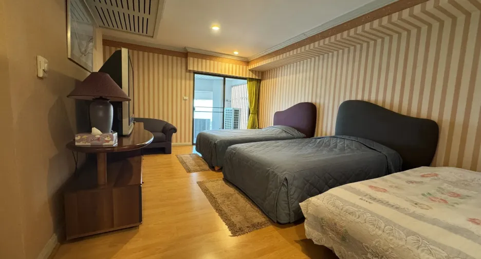 For rent 4 bedrooms condo in Cha Am, Phetchaburi
