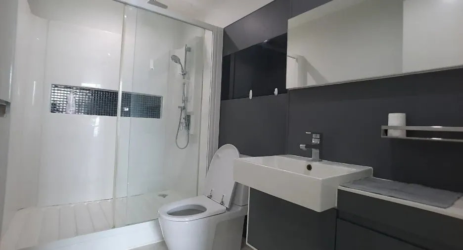 À vendre 2 chambres condo à Phra Khanong, Bangkok