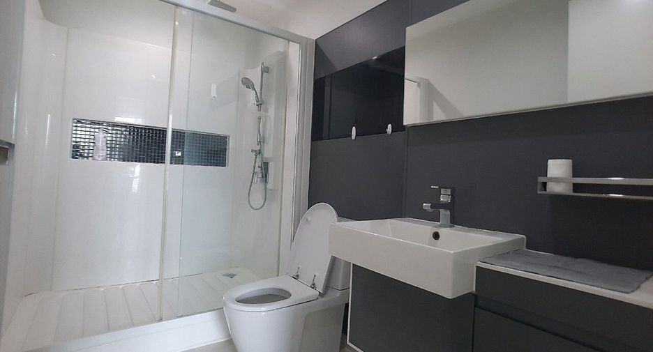 Condo en venta de 2 habitaciones en Phra Khanong, Bangkok