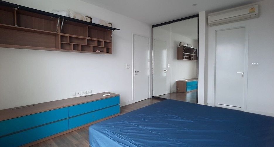 À vendre 2 chambres condo à Phra Khanong, Bangkok