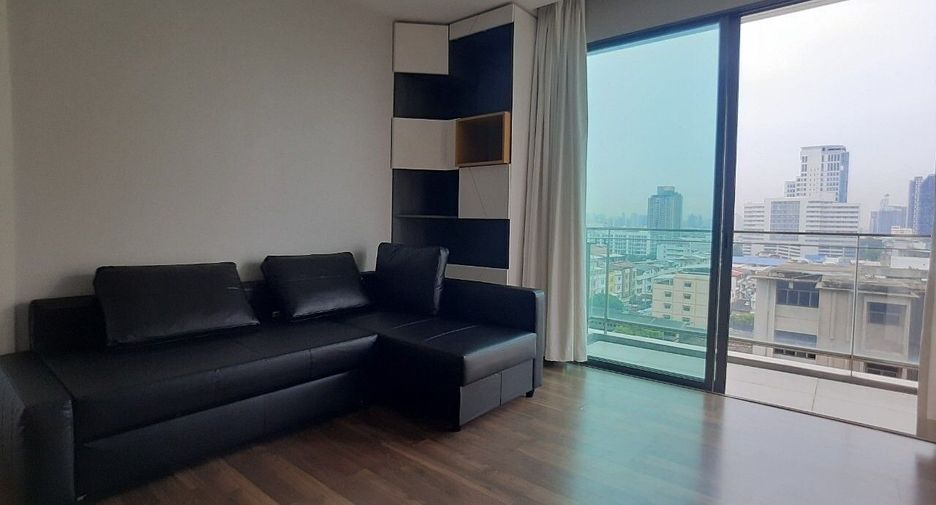 À vendre 2 chambres condo à Phra Khanong, Bangkok