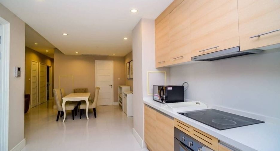 Condo en venta y en alquiler de 3 habitaciones en Khlong Toei, Bangkok