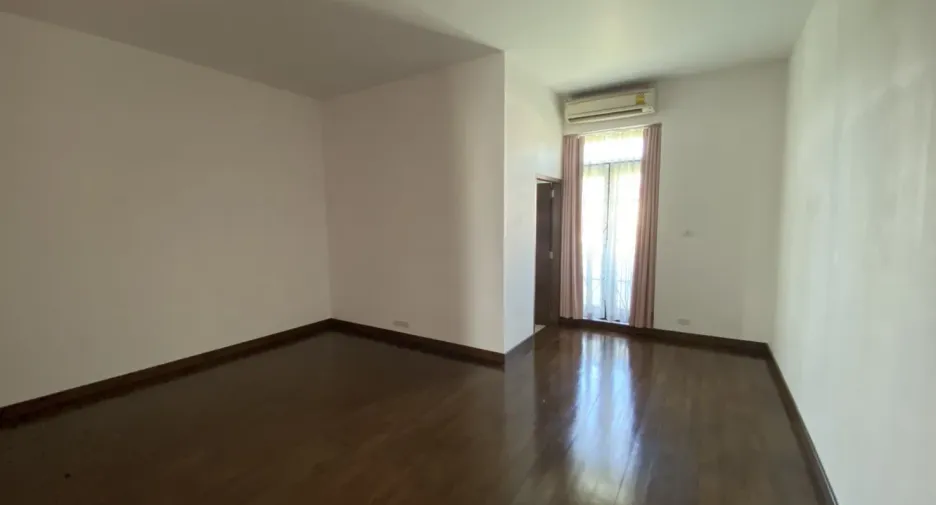 For sale 4 ベッドルーム house in Pak Kret, Nonthaburi