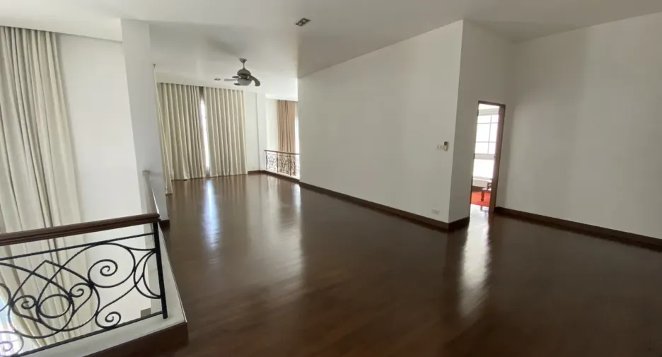 For sale 4 ベッドルーム house in Pak Kret, Nonthaburi
