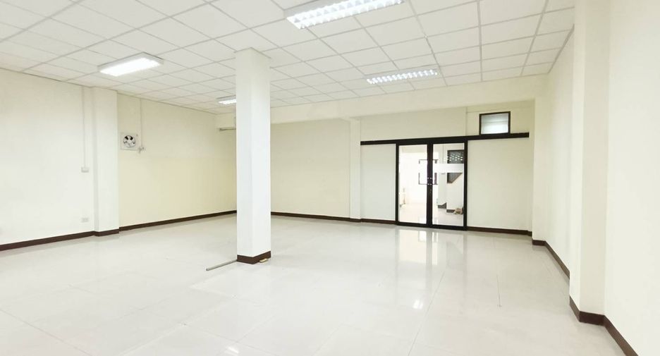 Reihenhaus zur Miete mit 3 Zimmer in Mueang Chiang Mai, Chiang Mai
