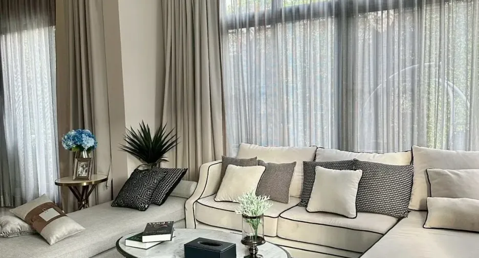 Casa en venta y en alquiler de 4 habitaciones en Lat Krabang, Bangkok