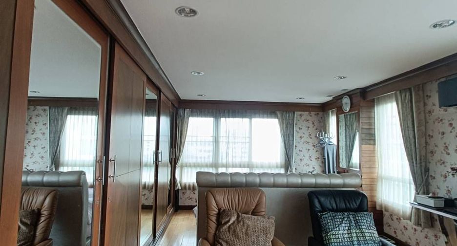 For sale 2 bedrooms condo in Yan Nawa, Bangkok