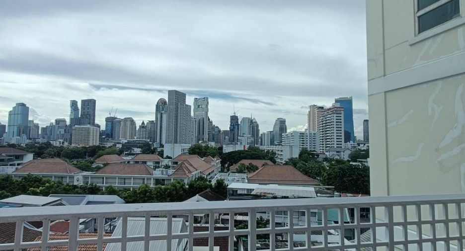 For sale 2 bedrooms condo in Yan Nawa, Bangkok
