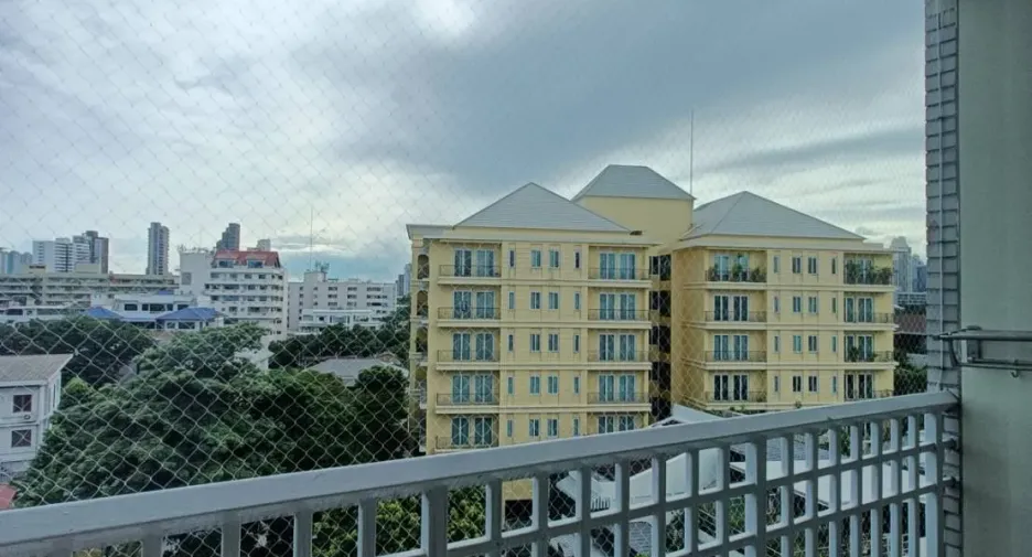 For sale 2 bedrooms condo in Yan Nawa, Bangkok