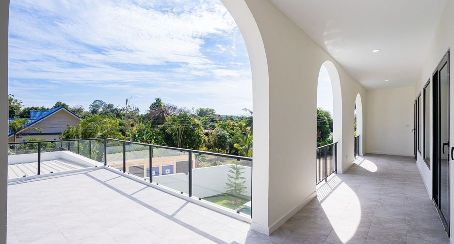 Villa en venta de 4 habitaciones en Bang Lamung, Chonburi