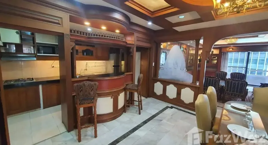 For sale 3 bedrooms condo in Watthana, Bangkok