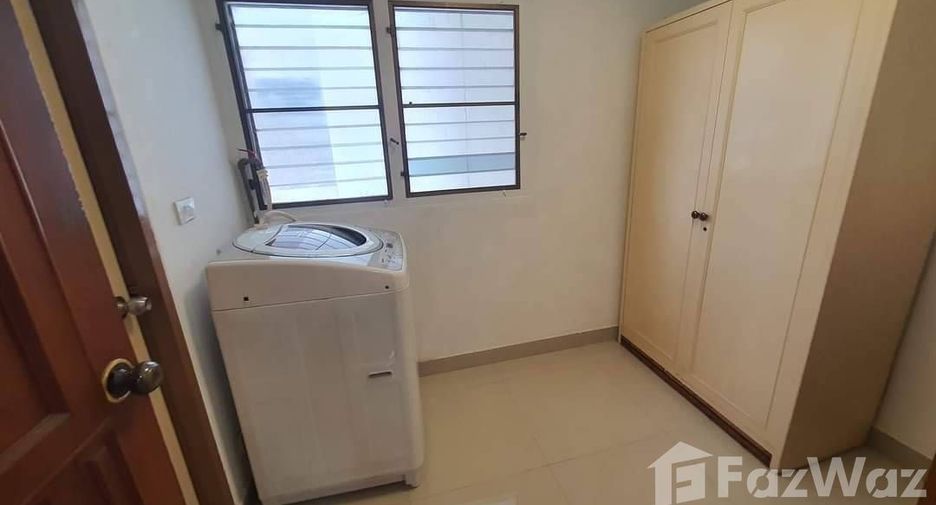 For sale 3 bedrooms condo in Watthana, Bangkok