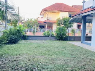 Casa en alquiler de 3 habitaciones en Bang Lamung, Chonburi