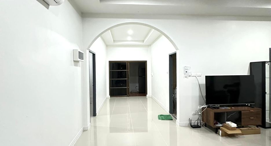 For rent 3 ベッドルーム townhouse in Bang Lamung, Chonburi