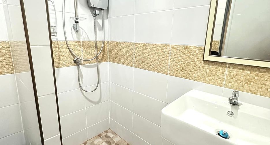 For rent 3 ベッドルーム townhouse in Bang Lamung, Chonburi