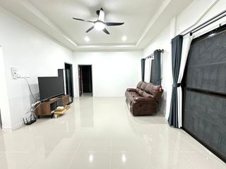 Reihenhaus zur Miete mit 3 Zimmer in Bang Lamung, Chonburi