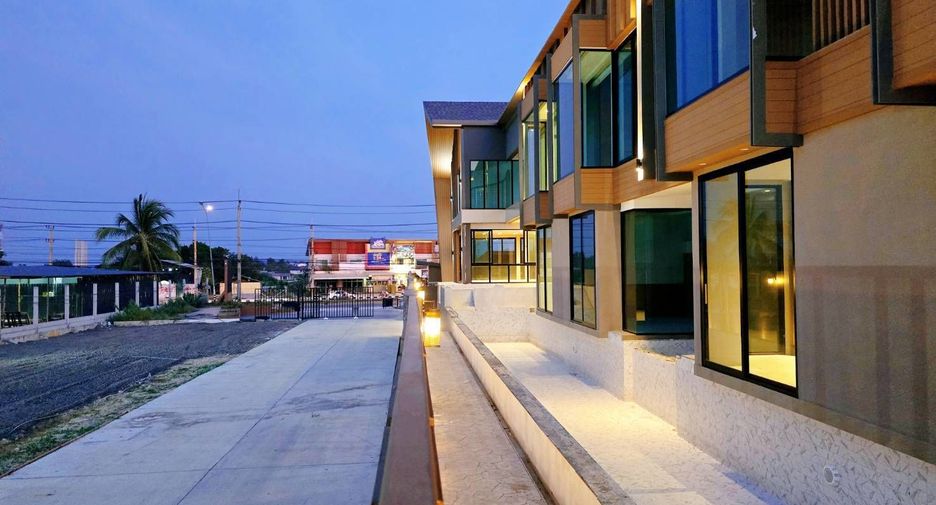 Villa en venta de 8 habitaciones en Cha Am, Phetchaburi