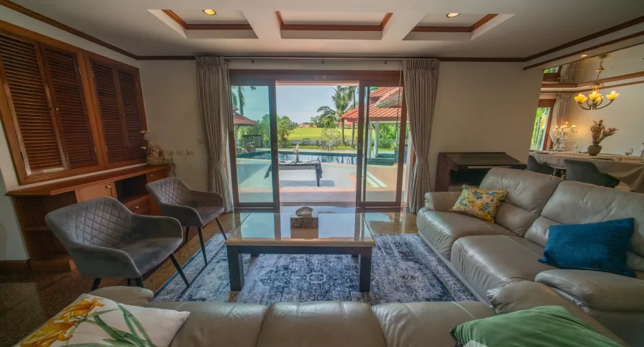 Villa zum Kauf und zur Miete mit 4 Zimmer in Thalang, Phuket