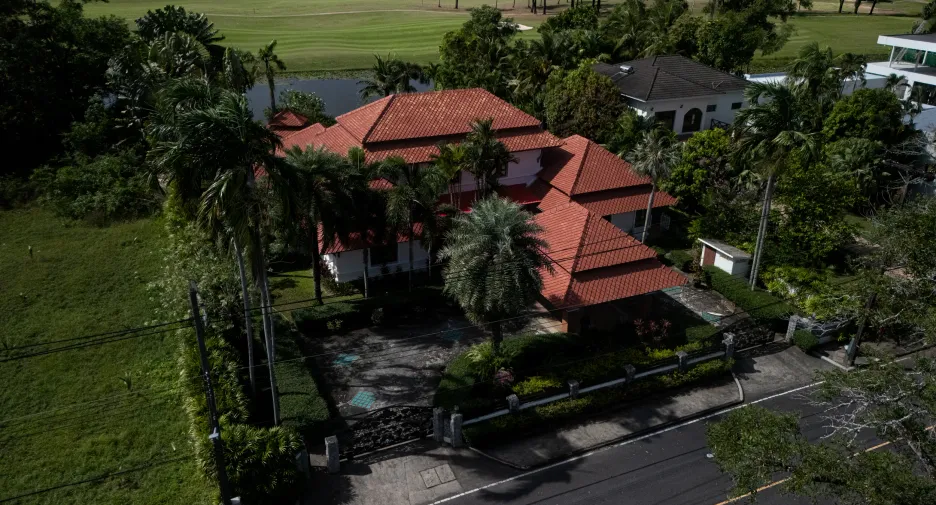 Villa zum Kauf und zur Miete mit 4 Zimmer in Thalang, Phuket