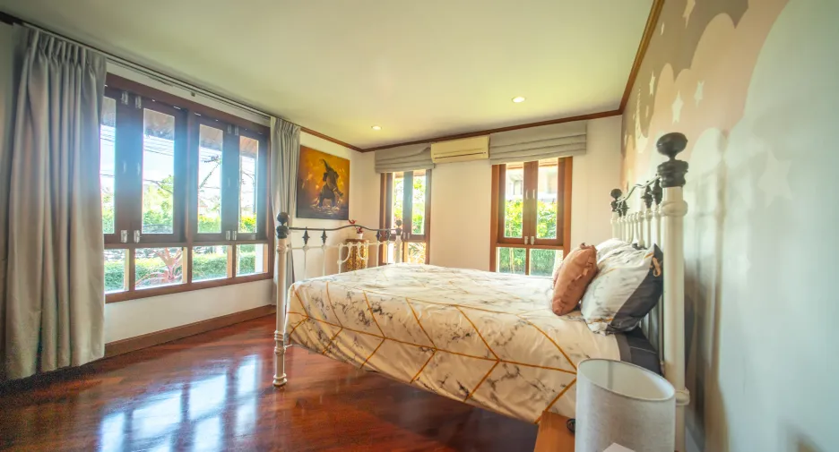 Villa zum Kauf und zur Miete mit 4 Zimmer in Thalang, Phuket