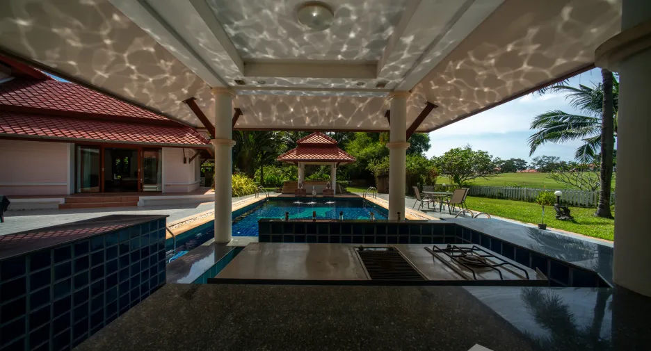 Villa zum Kauf und zur Miete mit 4 Zimmer in Thalang, Phuket