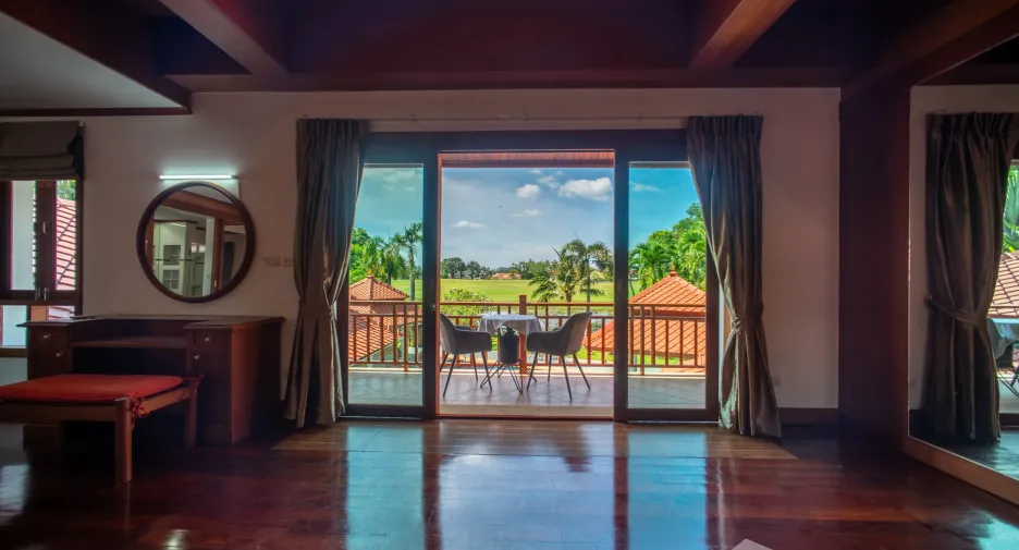 Villa zum Kauf und zur Miete mit 4 Zimmer in Thalang, Phuket
